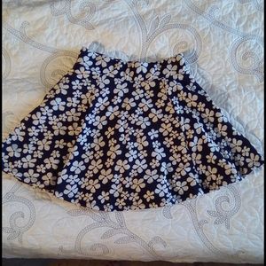 High waisted mini skirt 🌼